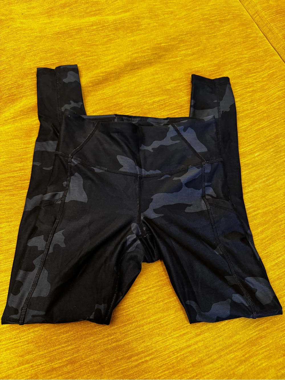 Prana Elekta Black/Gray Cammo leggings -XS